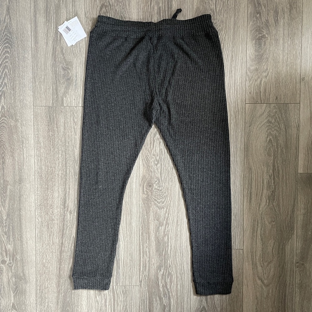 BEYOND YOGA Easy Waffle Knit Sweatpant in Charcoal - Picture 6 of 7